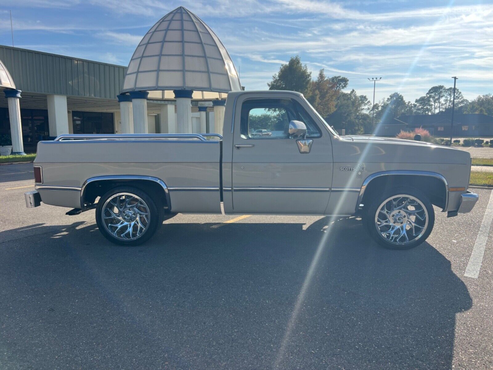 Chevrolet-C-10-1982-3