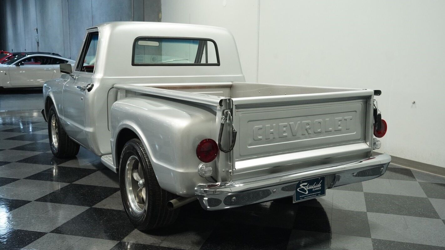 Chevrolet-C-10-Pickup-1967-8