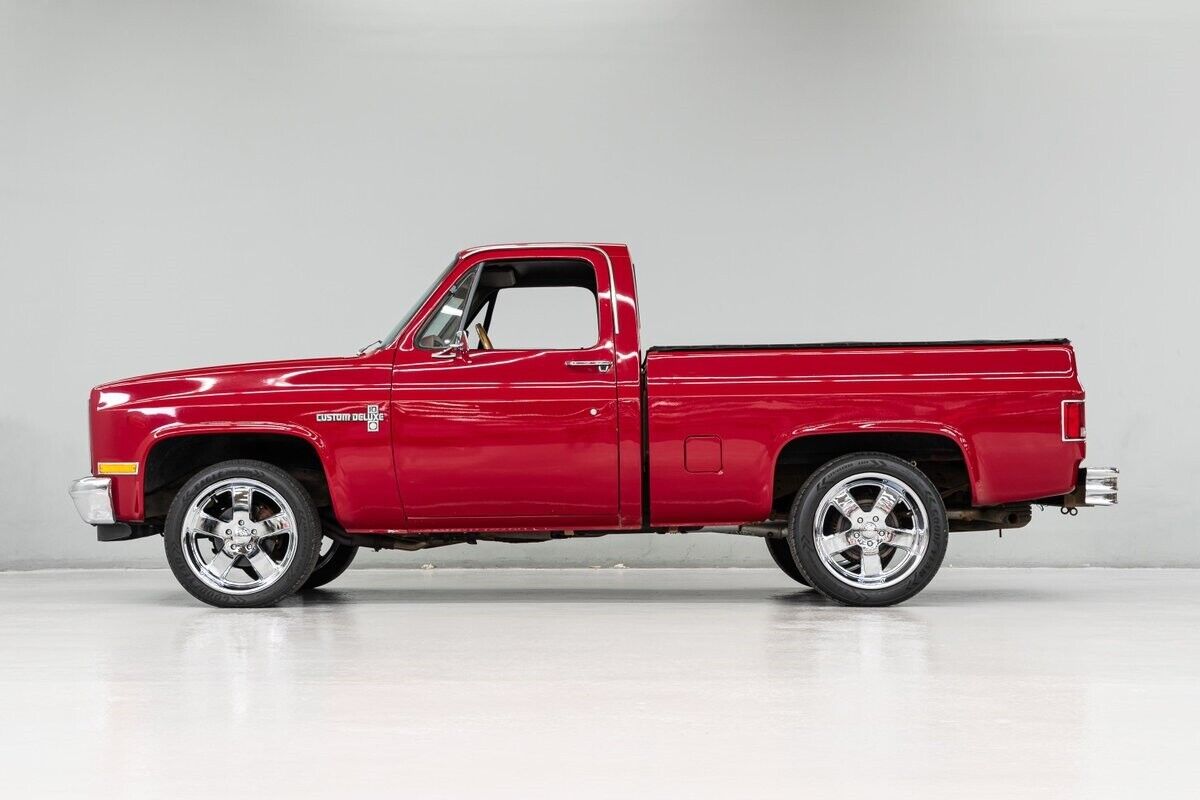 Chevrolet-C-10-Pickup-1982-2