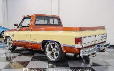 Chevrolet-C-10-Pickup-1983-7