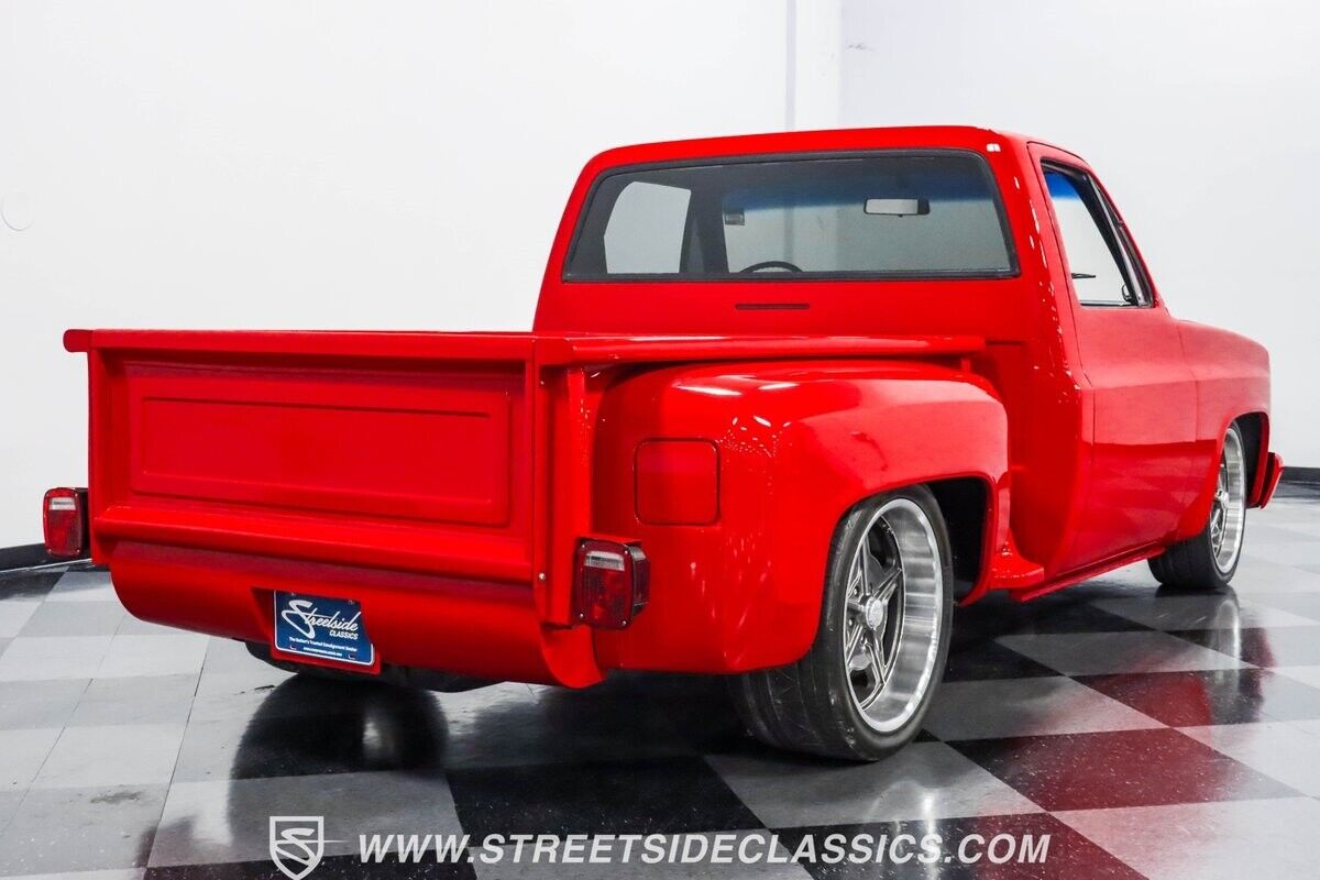 Chevrolet-C-10-Pickup-1984-11