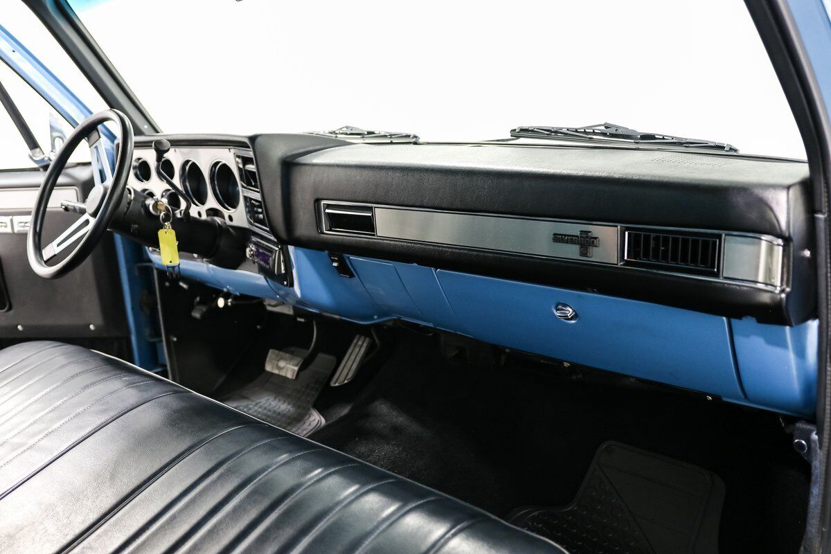 Chevrolet-C-10-Pickup-1984-16