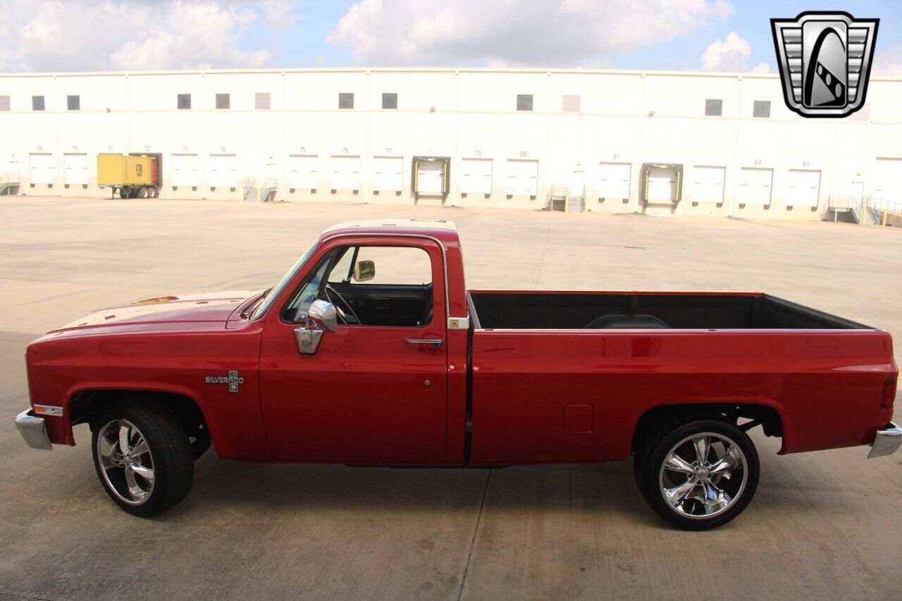 Chevrolet-C-10-Pickup-1985-3