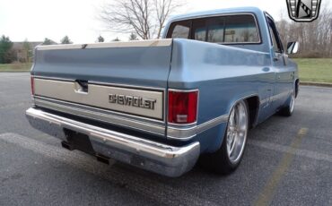 Chevrolet-C-10-Pickup-1985-6