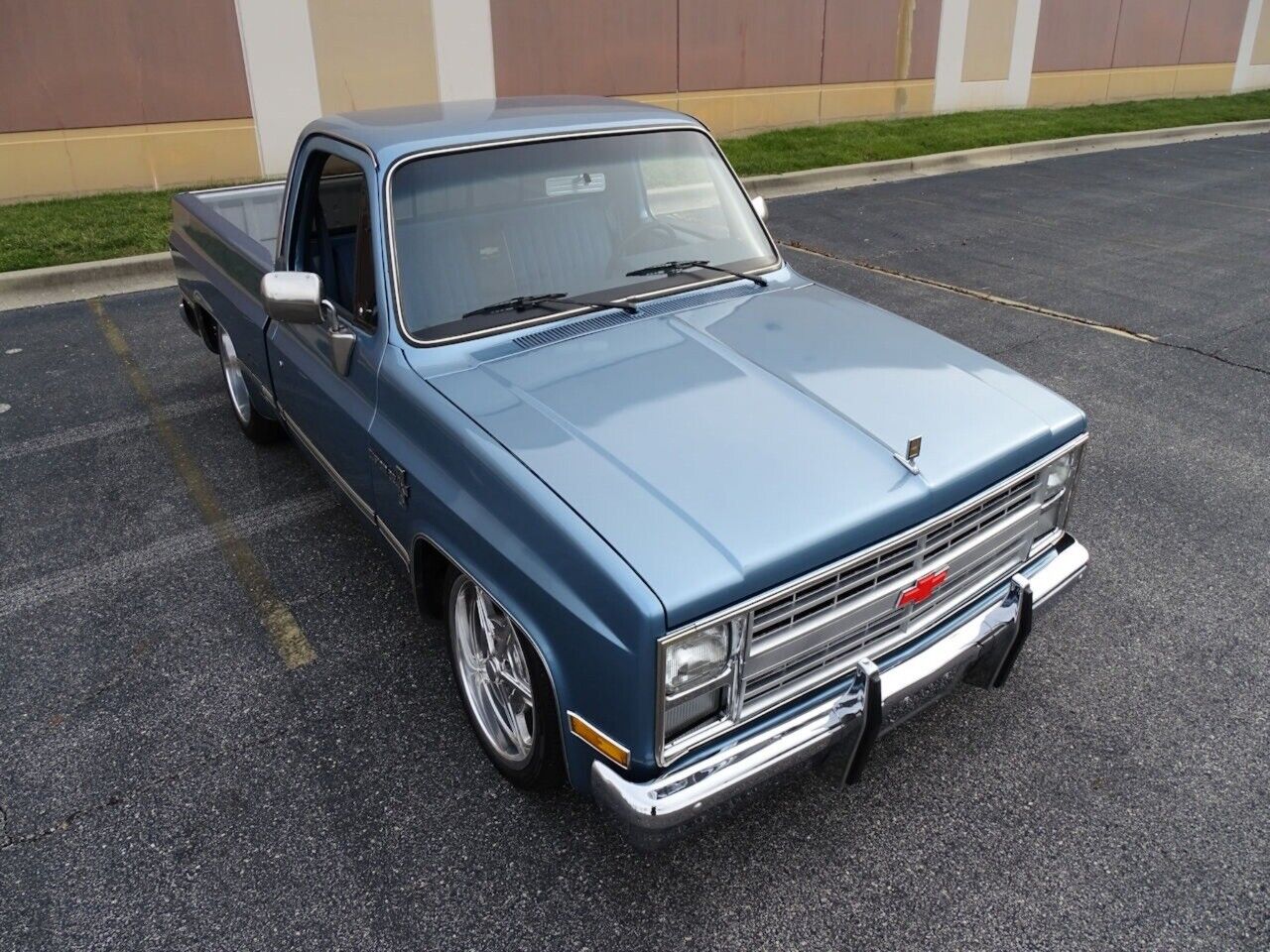 Chevrolet-C-10-Pickup-1985-8