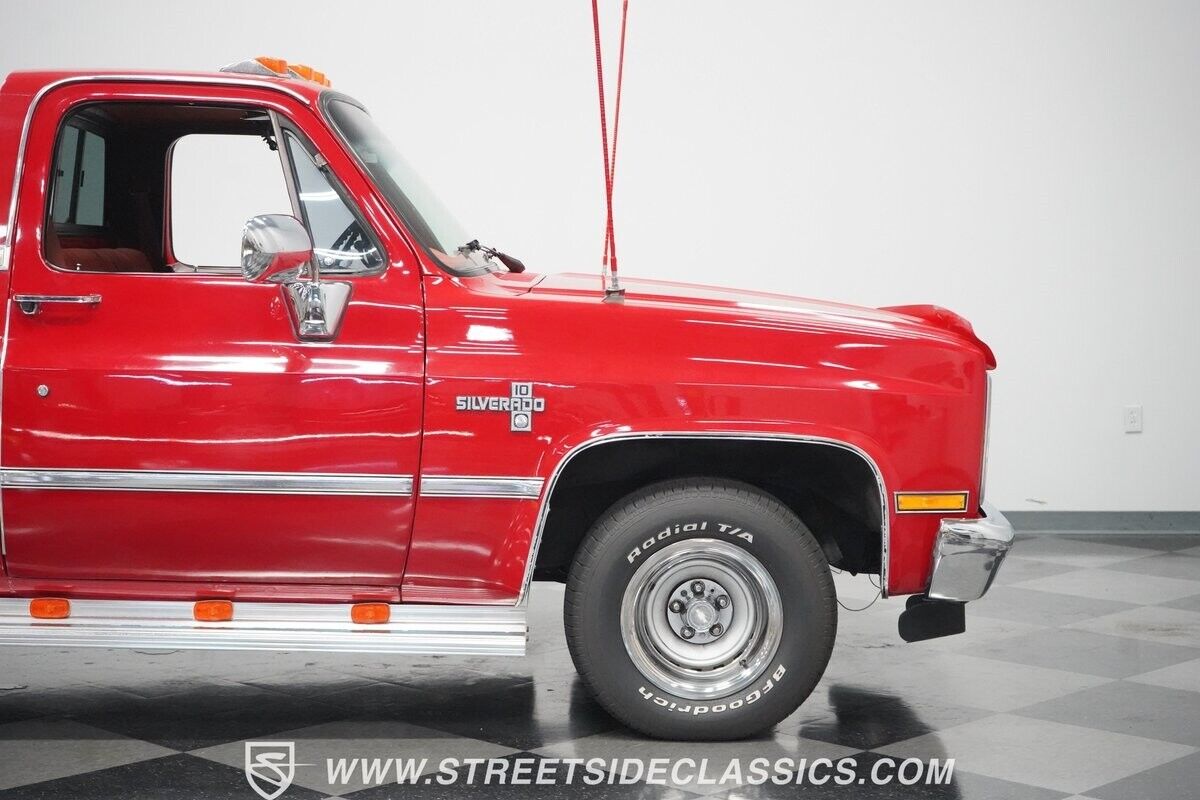 Chevrolet-C-10-Pickup-1987-33