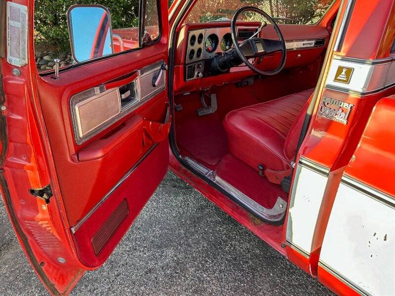 Chevrolet-C-30-camper-special-1978-8