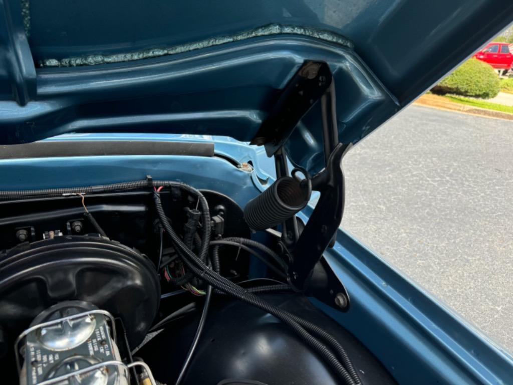 Chevrolet-C10-LS-4L60E-AC-fresh-build-slick-paint-1972-39