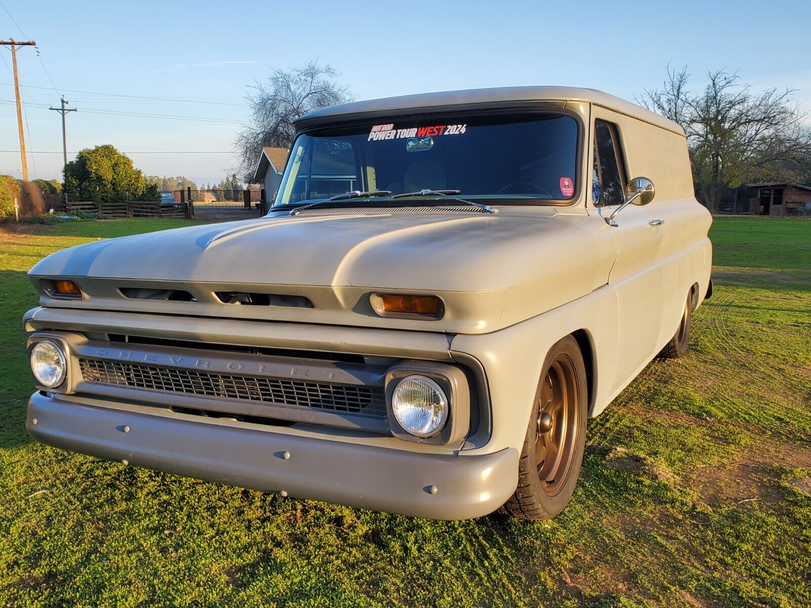 Chevrolet-C10-Panel-1966-1