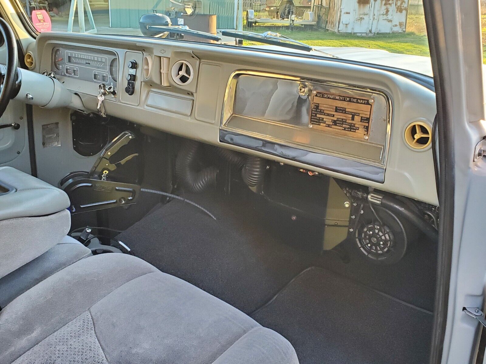 Chevrolet-C10-Panel-1966-10