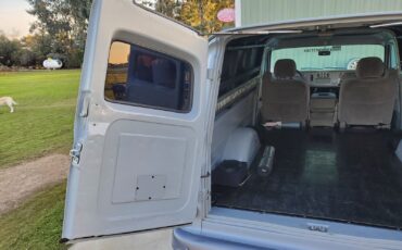 Chevrolet-C10-Panel-1966-13