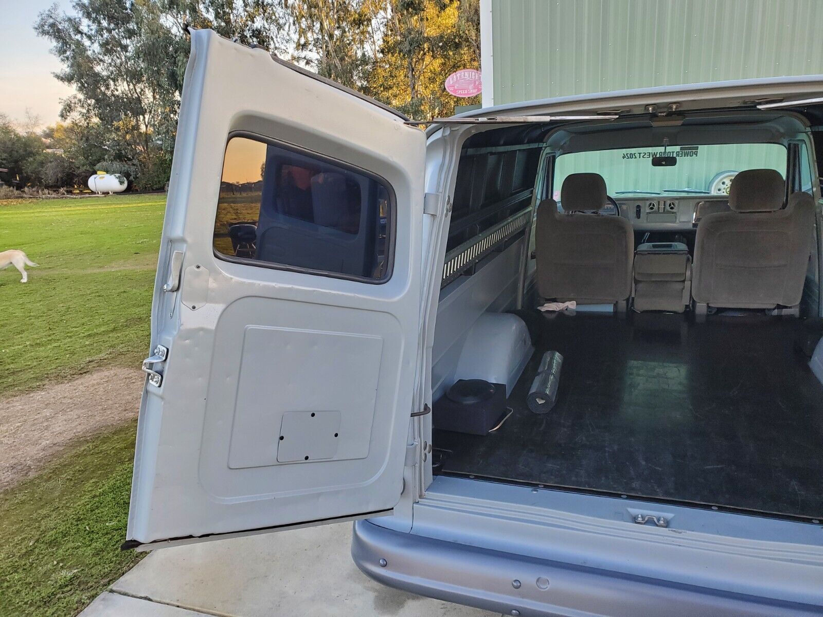 Chevrolet-C10-Panel-1966-13