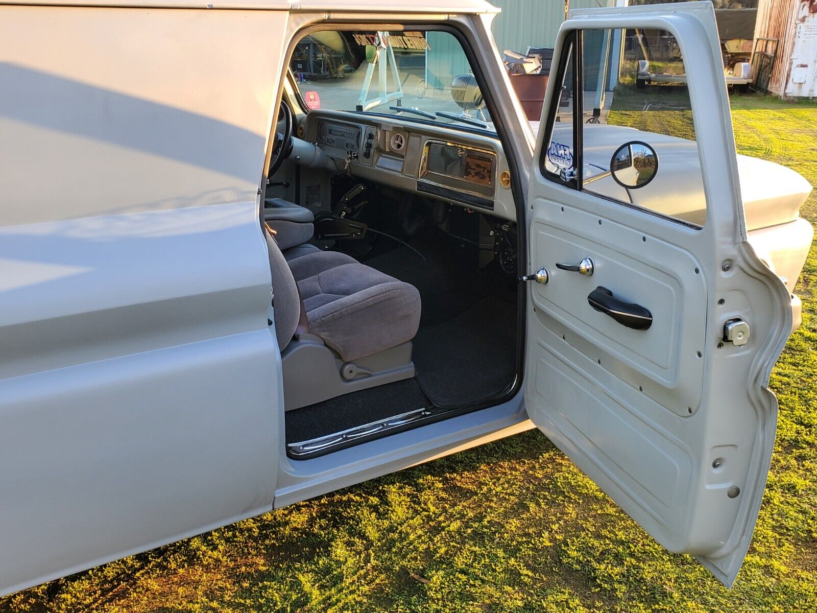 Chevrolet-C10-Panel-1966-9