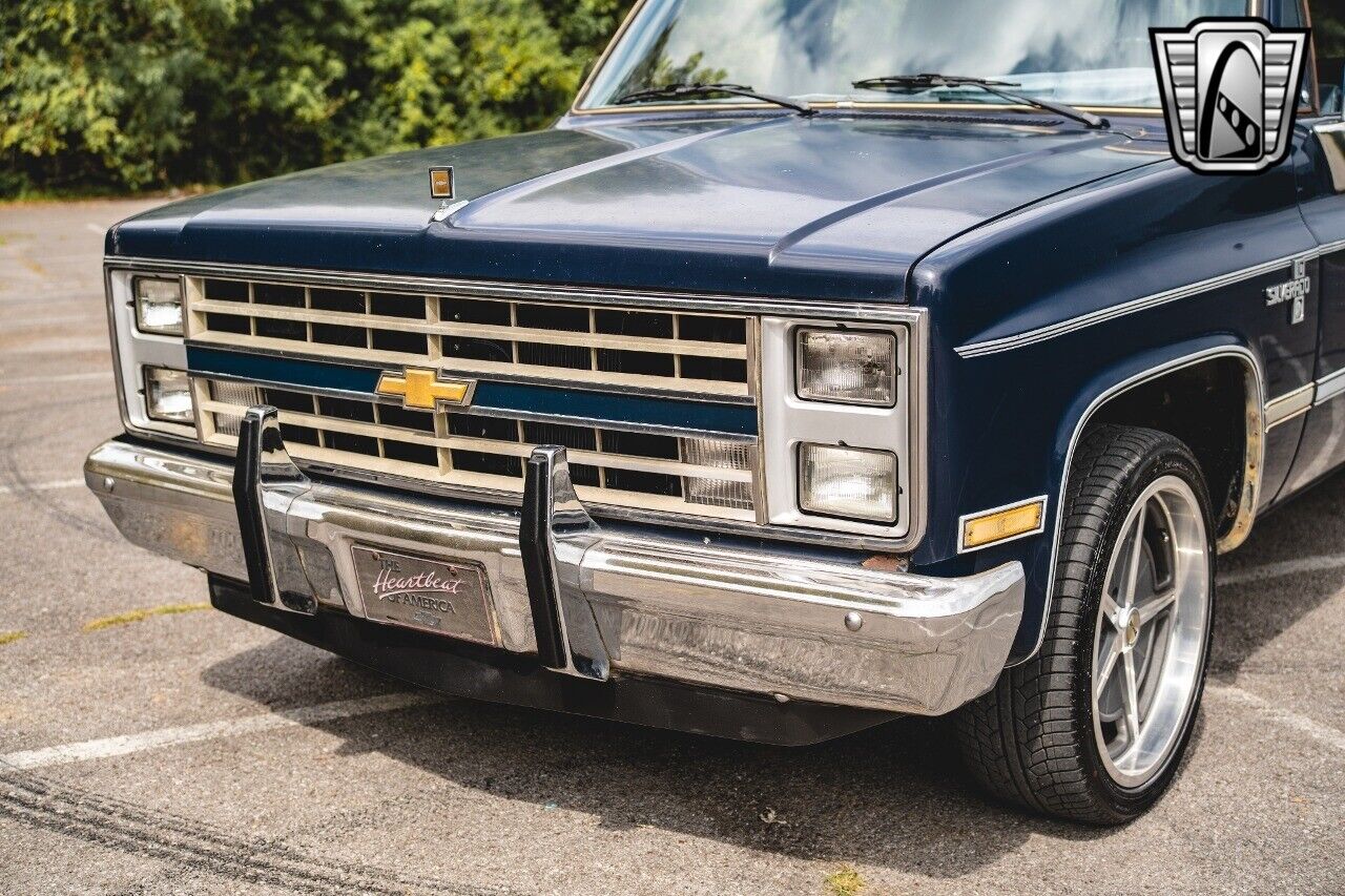 Chevrolet-C10-Suburban-Cabriolet-1985-10