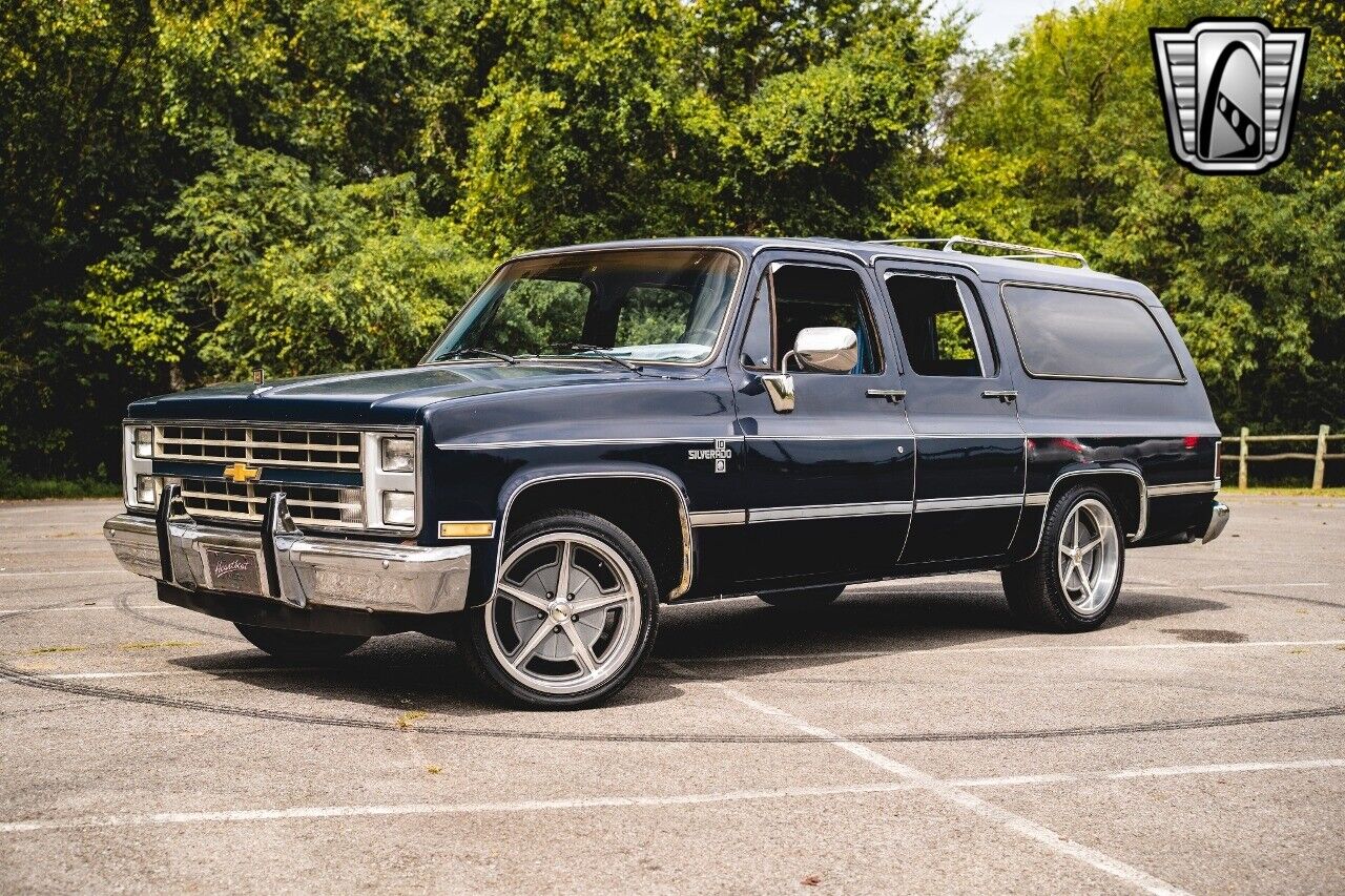 Chevrolet-C10-Suburban-Cabriolet-1985-2