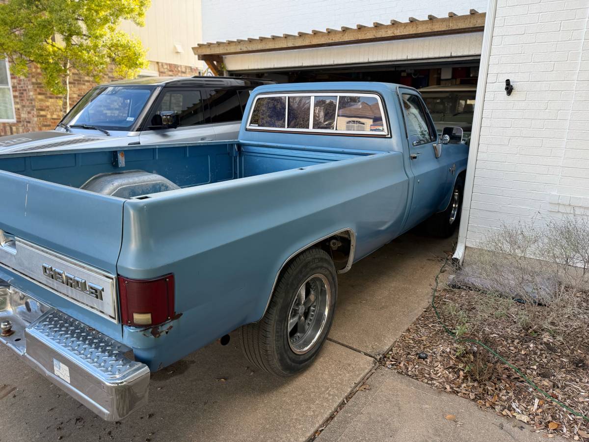 Chevrolet-C10-silverado-1984-4