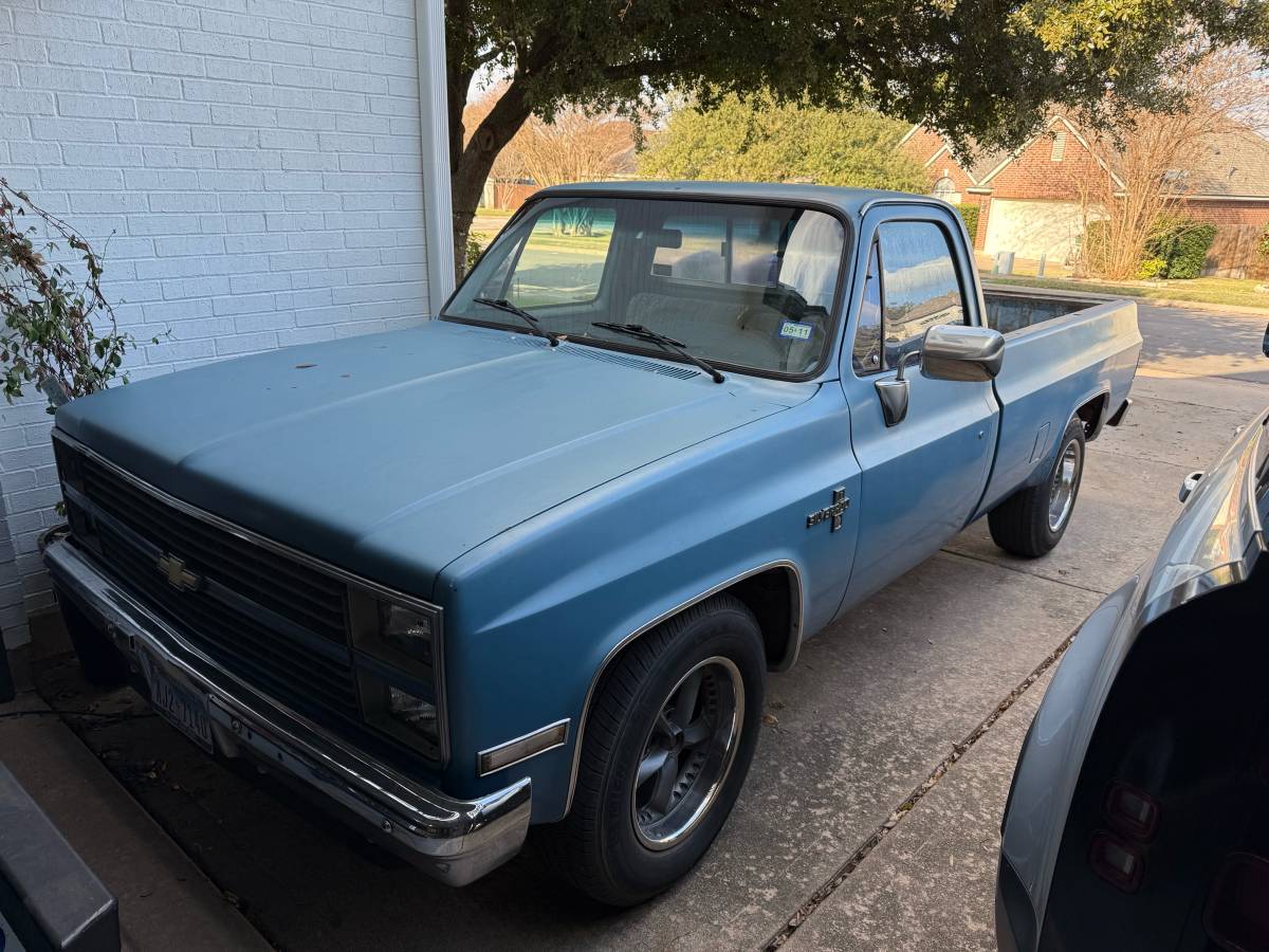 Chevrolet-C10-silverado-1984