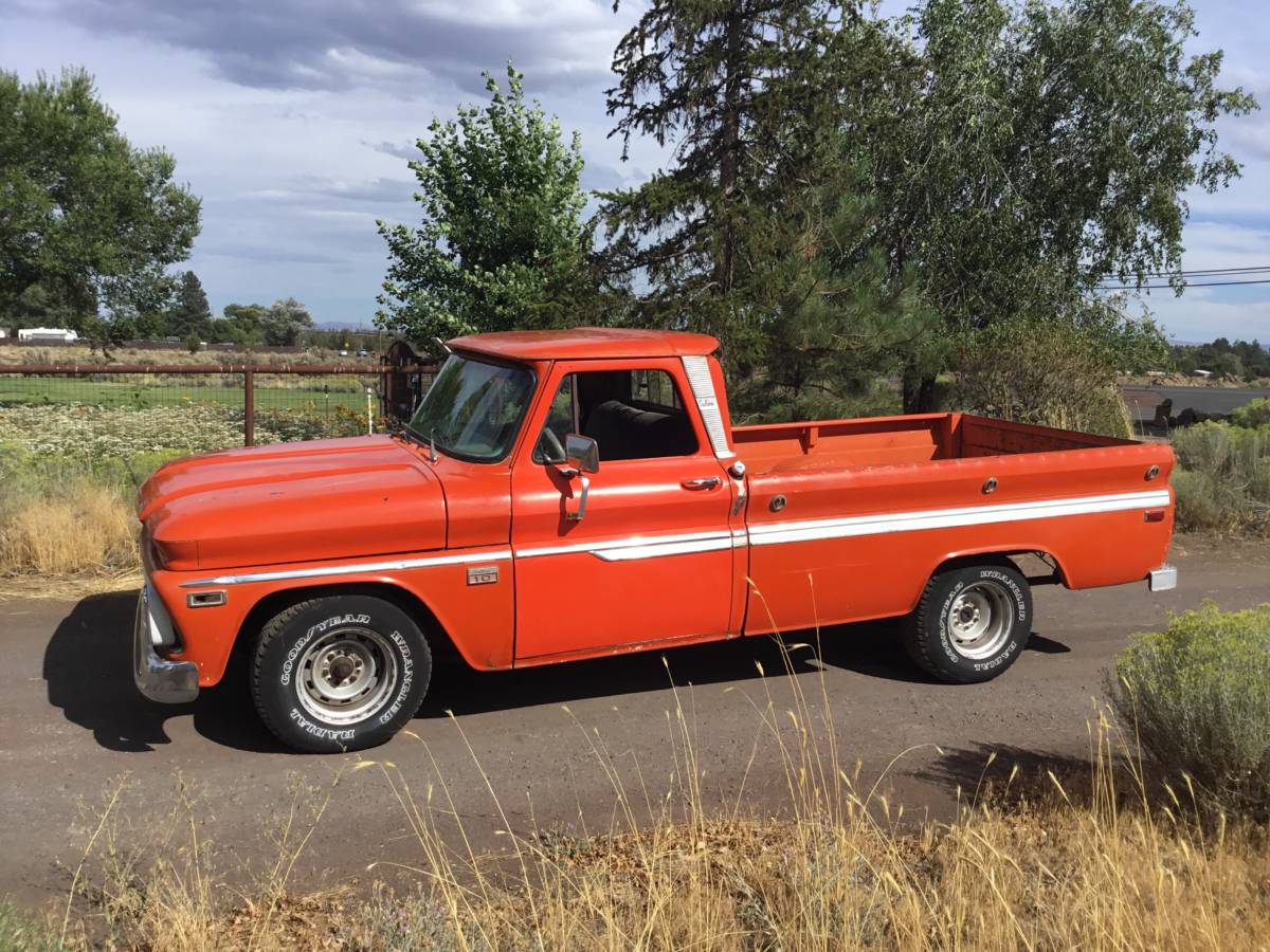 Chevrolet-C10-truck-1966-4