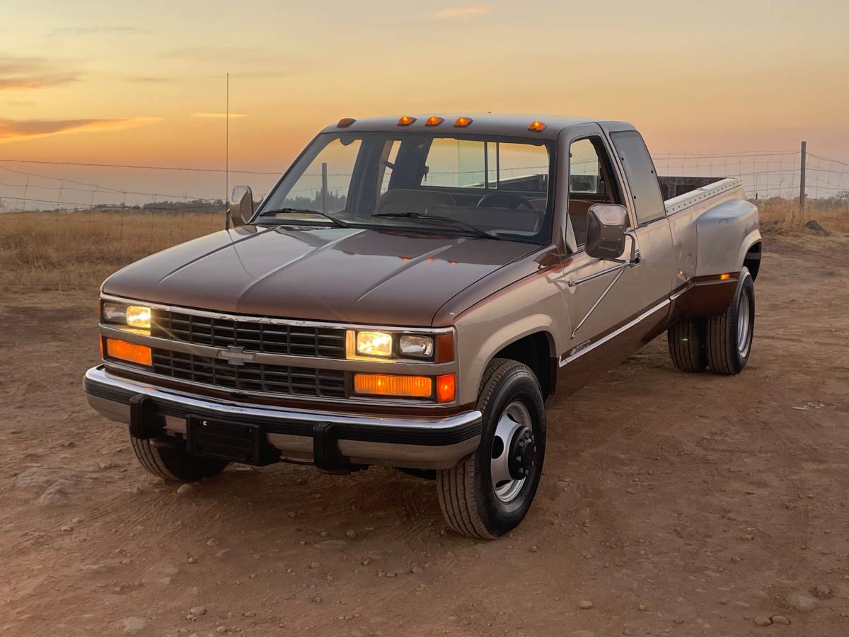 Chevrolet-C3500-extended-cab-1989-10