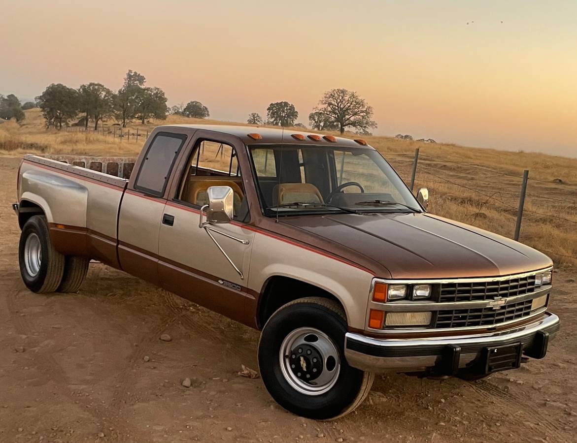 Chevrolet-C3500-extended-cab-1989-11