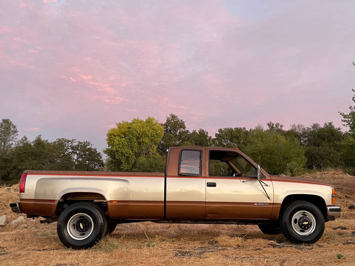 Chevrolet-C3500-extended-cab-1989-13