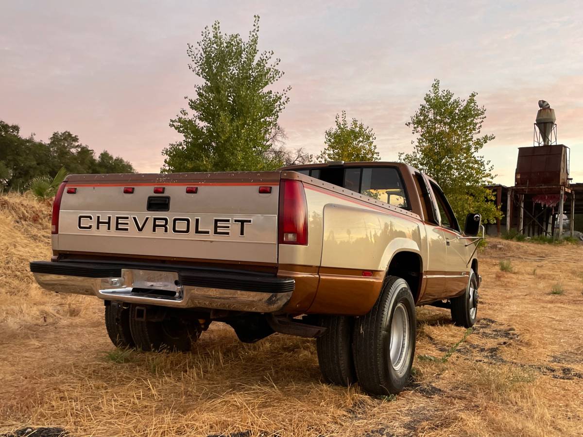 Chevrolet-C3500-extended-cab-1989-14