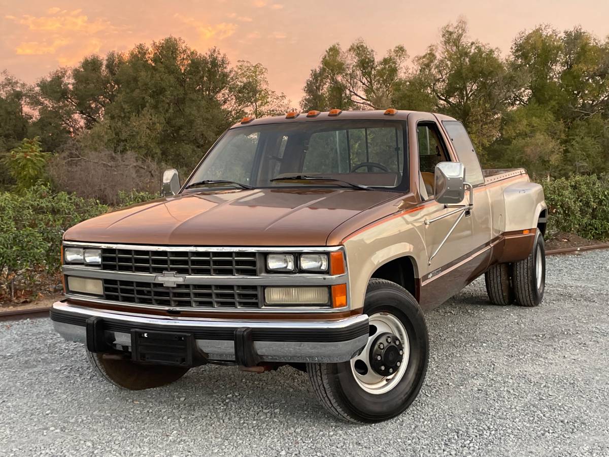 Chevrolet-C3500-extended-cab-1989-2