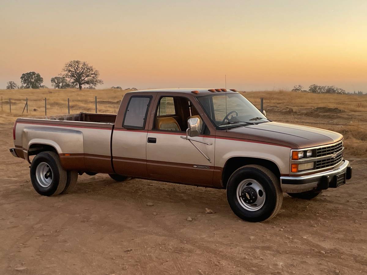 Chevrolet-C3500-extended-cab-1989-3