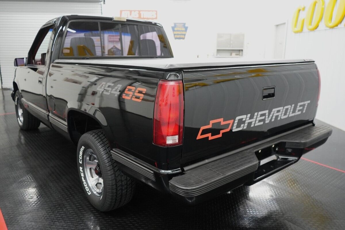 Chevrolet-CK-Pickup-1500-Pickup-1990-6