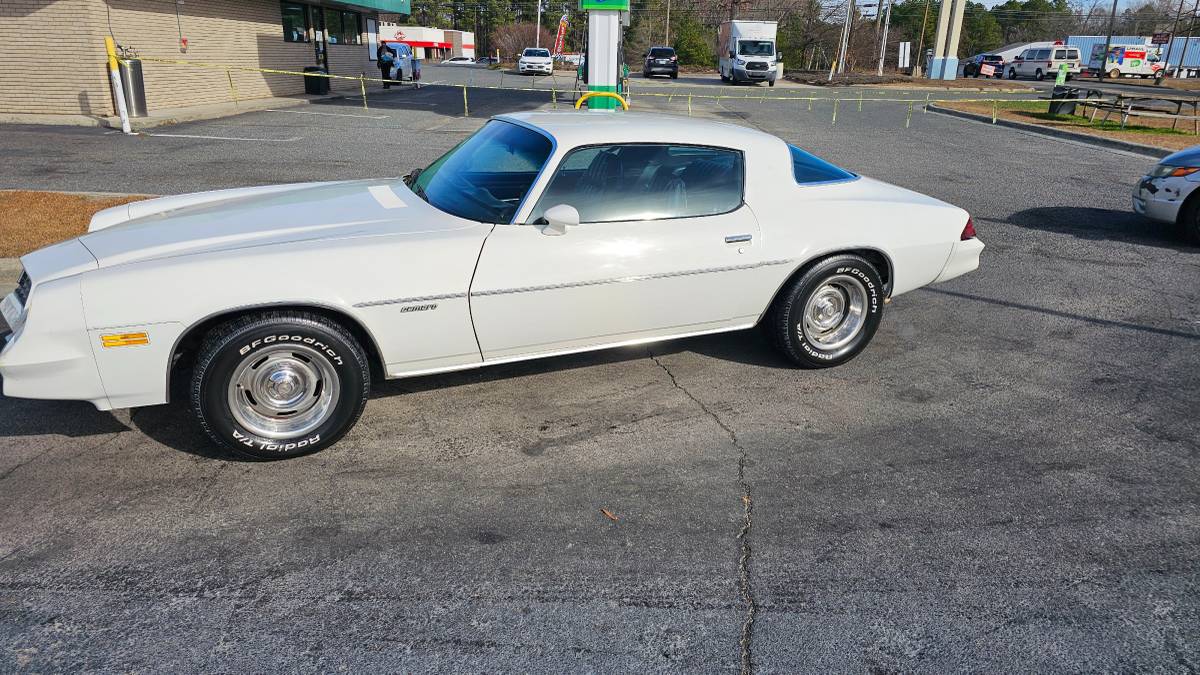 Chevrolet-Camaro-1978-19