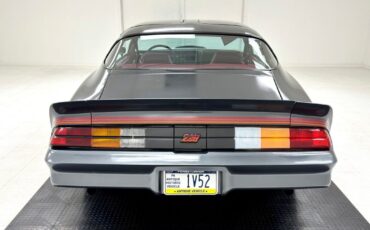 Chevrolet-Camaro-1981-4