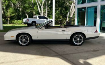 Chevrolet-Camaro-Cabriolet-1987-10