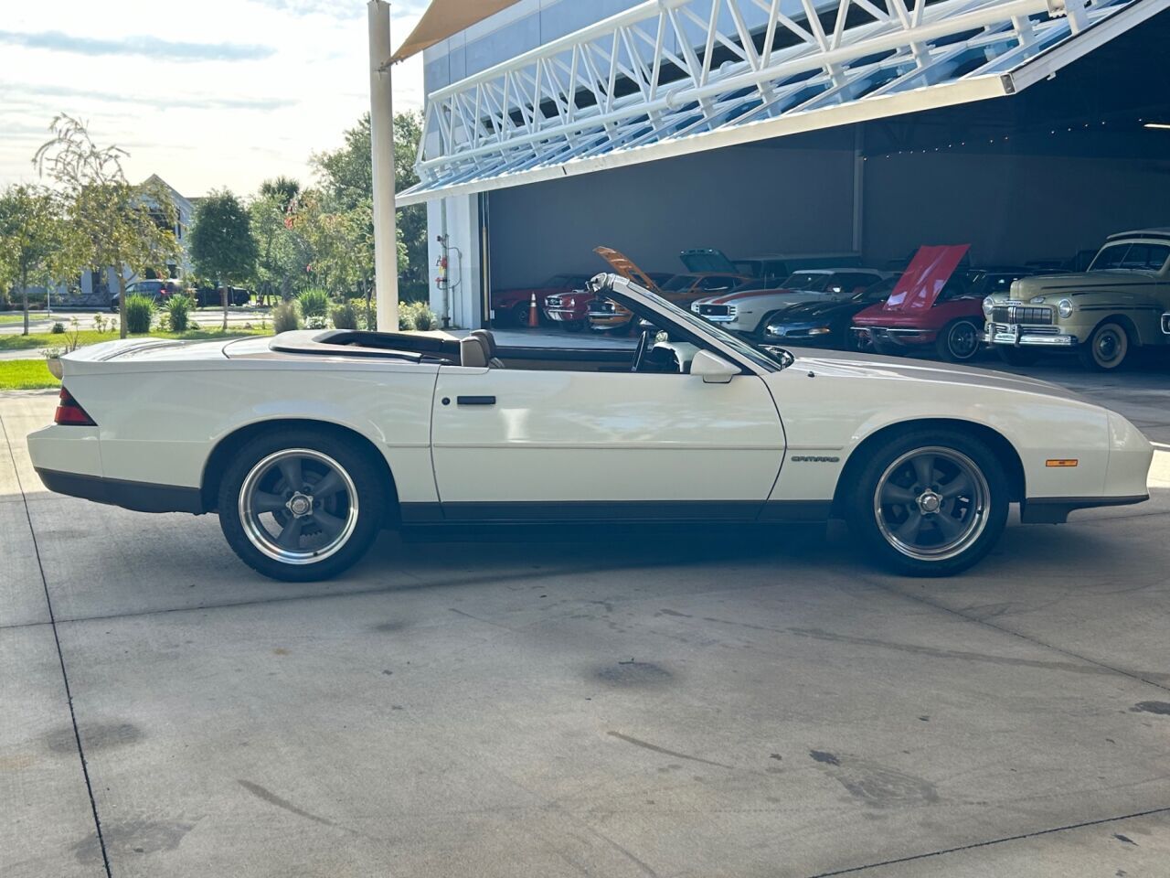 Chevrolet-Camaro-Cabriolet-1987-3