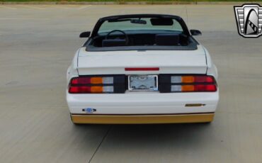 Chevrolet-Camaro-Cabriolet-1988-4