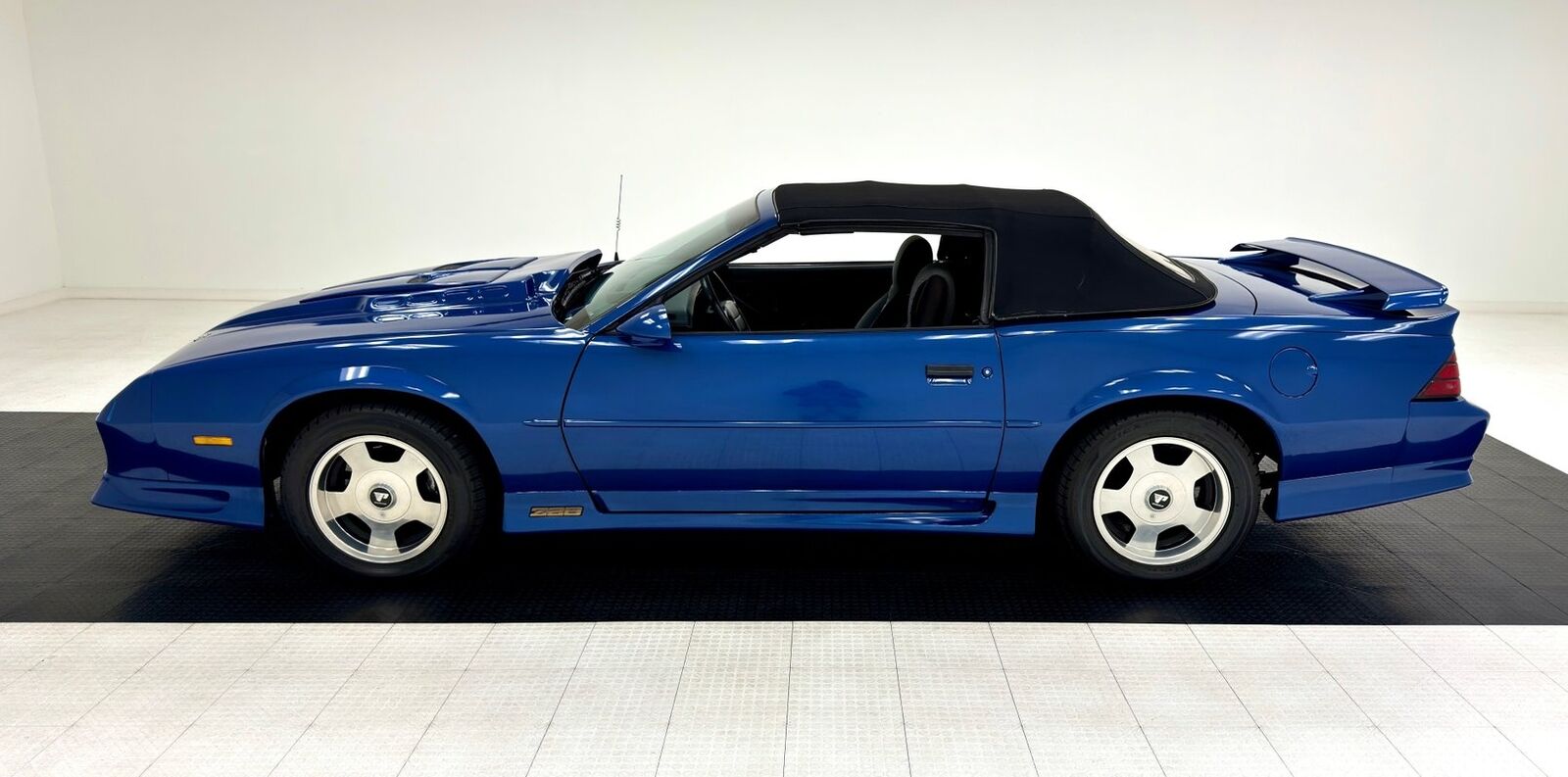 Chevrolet-Camaro-Cabriolet-1991-2