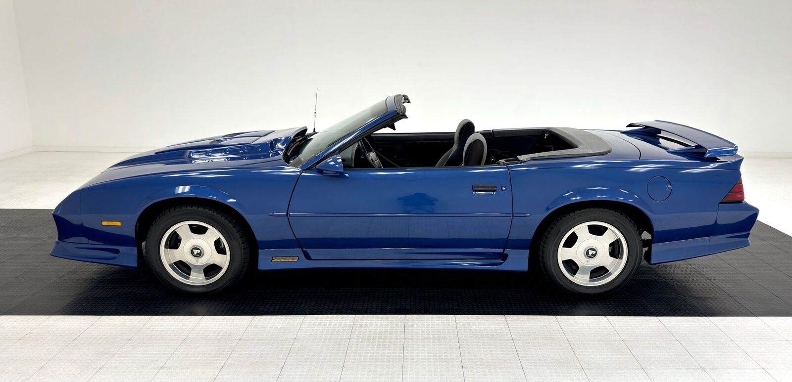 Chevrolet-Camaro-Cabriolet-1991-3