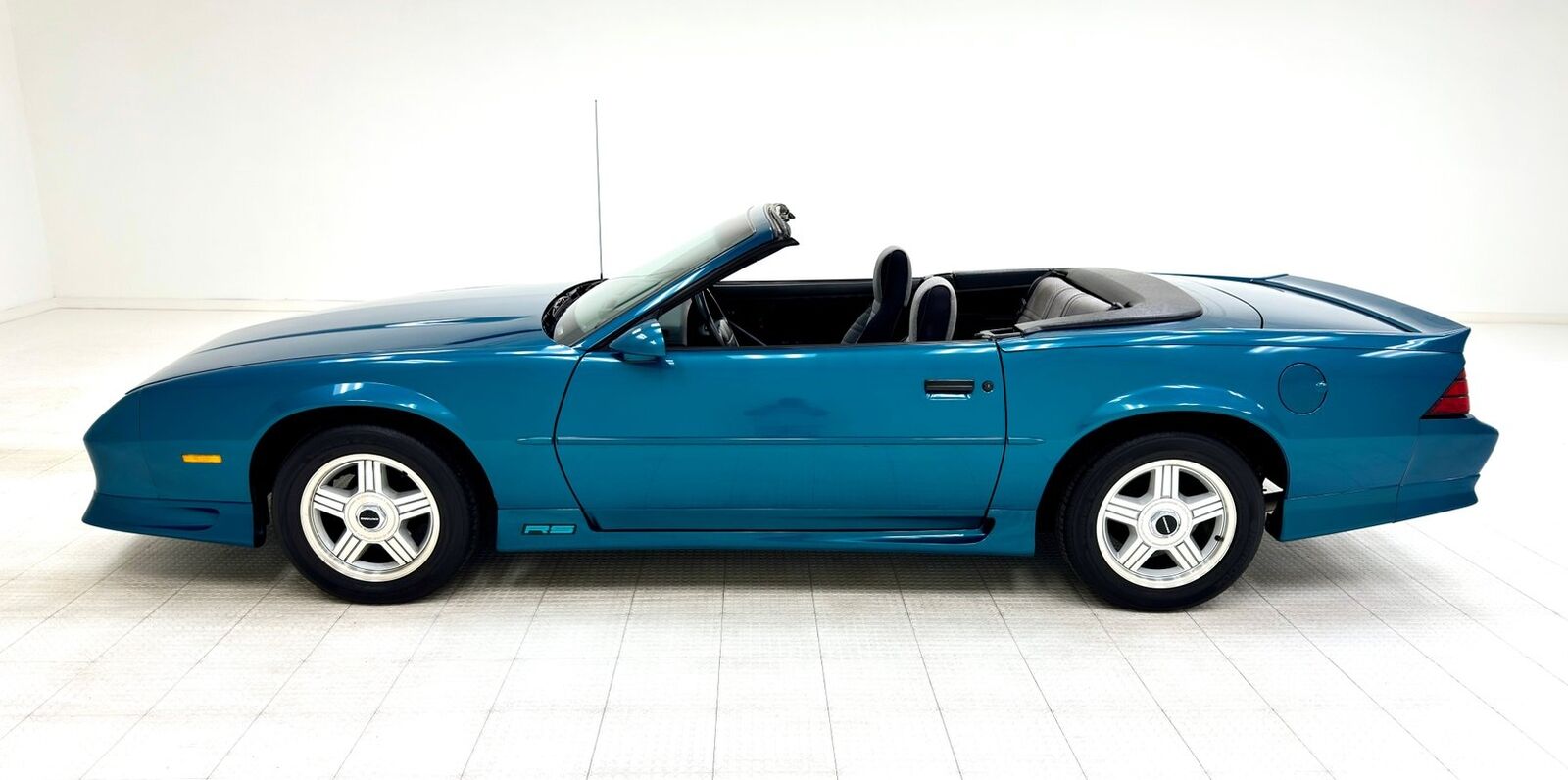 Chevrolet-Camaro-Cabriolet-1992-3