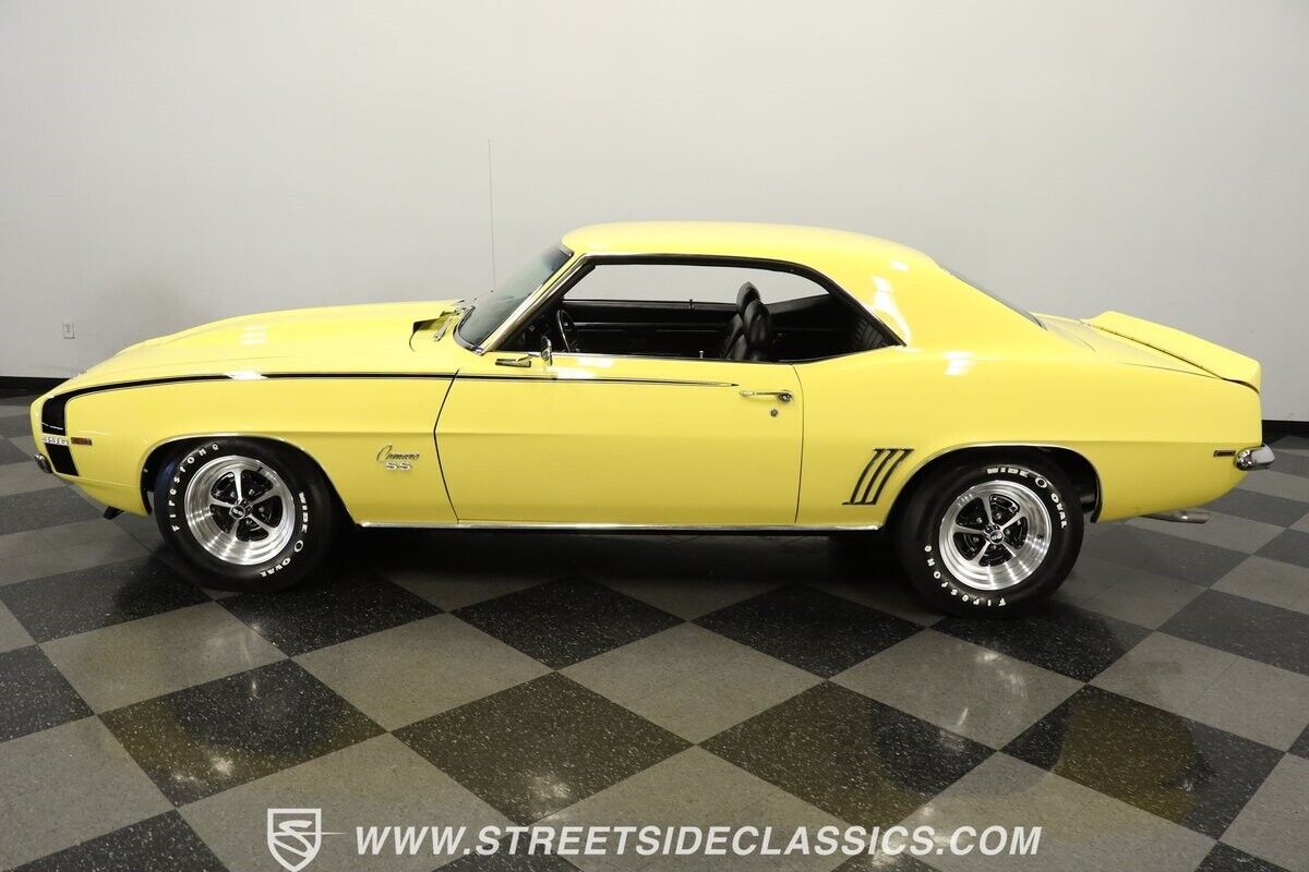 Chevrolet-Camaro-Coupe-1969-2