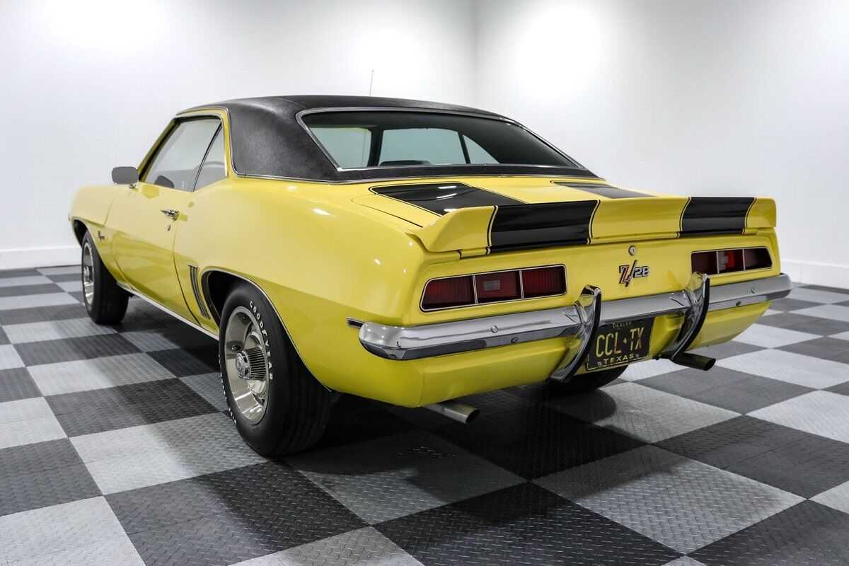 Chevrolet-Camaro-Coupe-1969-4