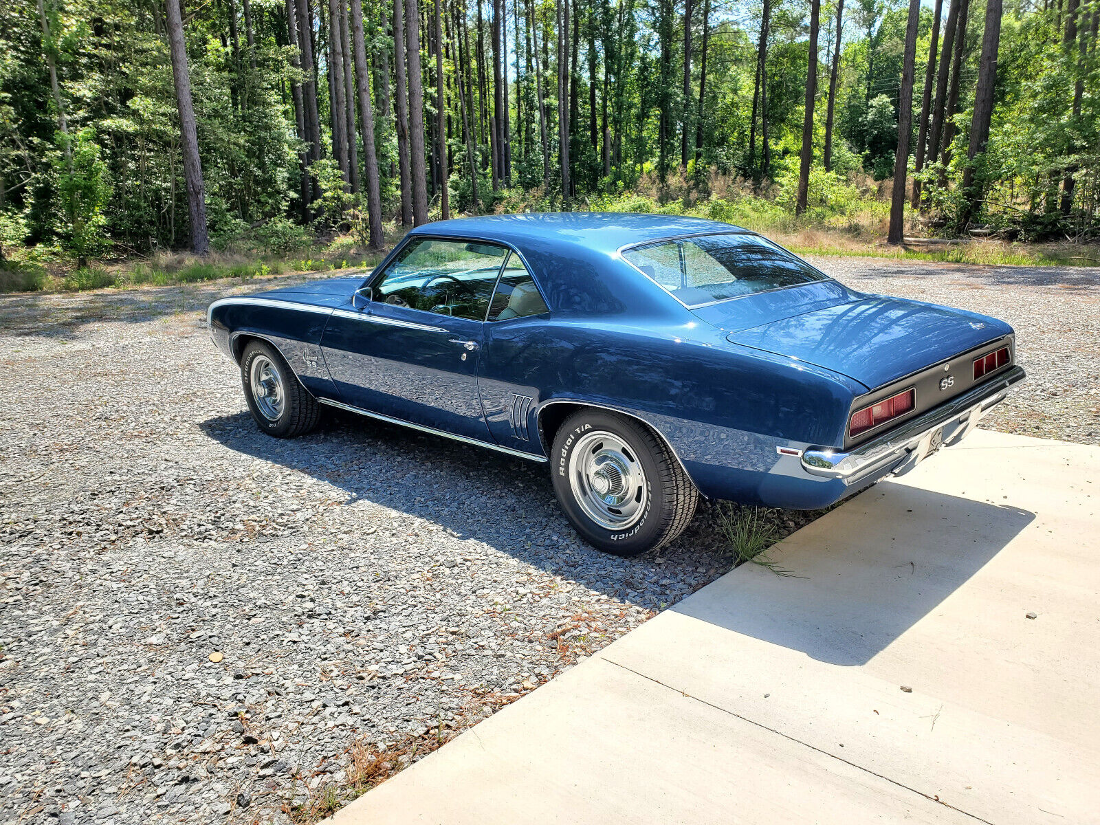 Chevrolet-Camaro-Coupe-1969-5