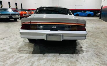 Chevrolet-Camaro-Coupe-1981-3