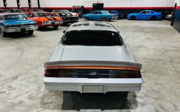 Chevrolet-Camaro-Coupe-1981-4