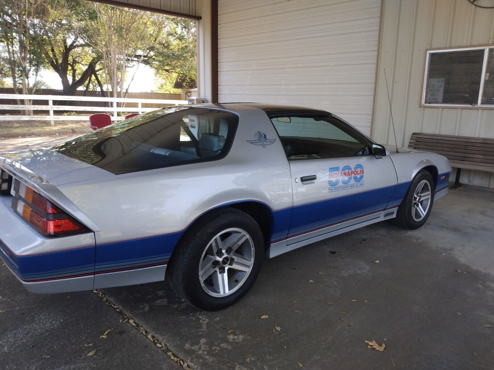 Chevrolet-Camaro-Coupe-1982-4