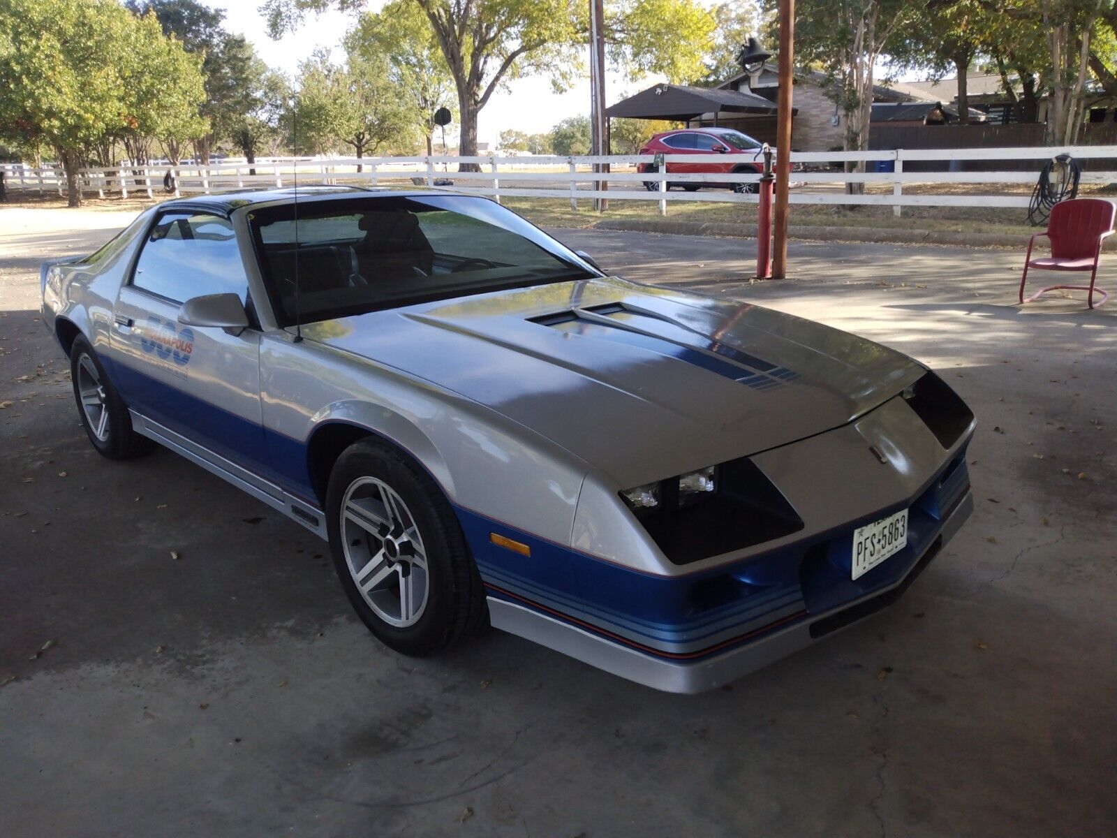 Chevrolet-Camaro-Coupe-1982-6