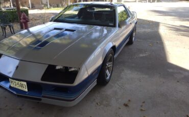 Chevrolet-Camaro-Coupe-1982-9