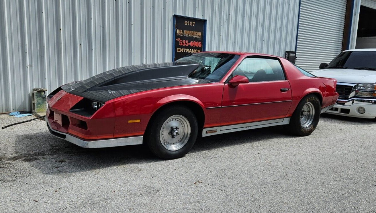 Chevrolet-Camaro-Coupe-1983-2