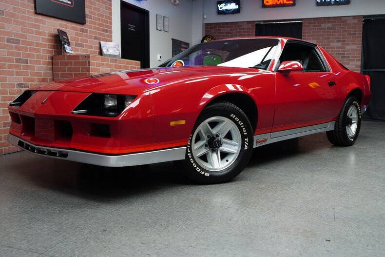 Chevrolet-Camaro-Coupe-1983-3