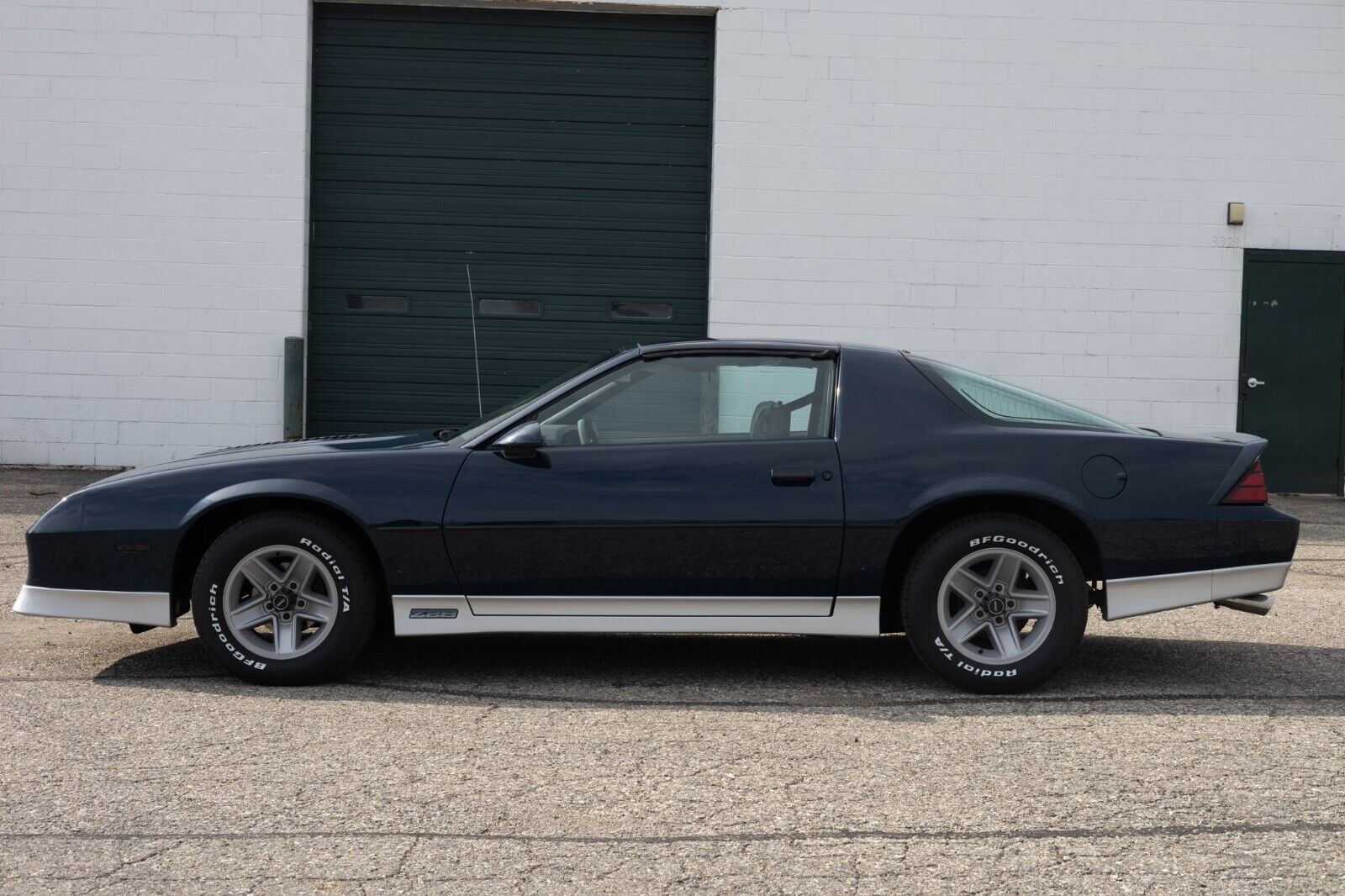 Chevrolet-Camaro-Coupe-1985-11