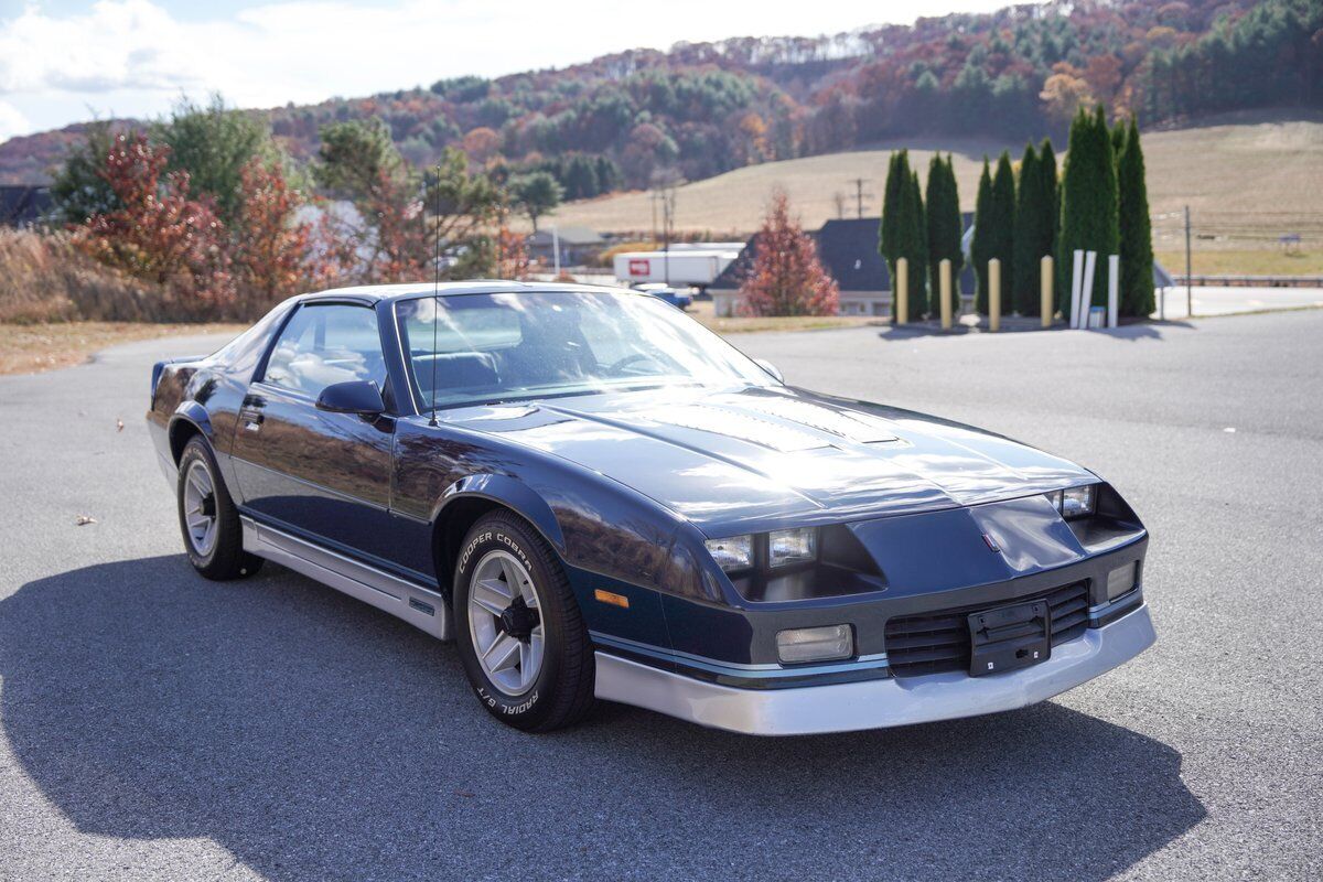 Chevrolet-Camaro-Coupe-1985-11