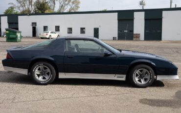 Chevrolet-Camaro-Coupe-1985-15